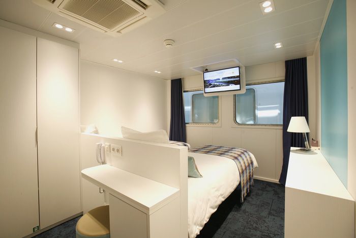 Main Deck 2 Adjustable Twin Beds - Cat. A
